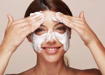 Cara Memilih Pembersih Wajah Sesuai Jenis Kulit