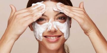 Cara Memilih Pembersih Wajah Sesuai Jenis Kulit