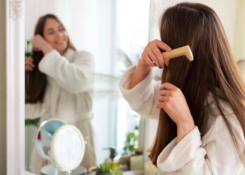 Rambut Sulit Disisir? Ini 5 Penyebab Umumnya yang Perlu Kamu Tahu!